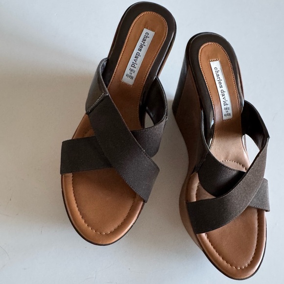 Charles David Platforms, Toffee & Brown, elastic straps across top, Size 38 NWOT - Picture 2 of 8